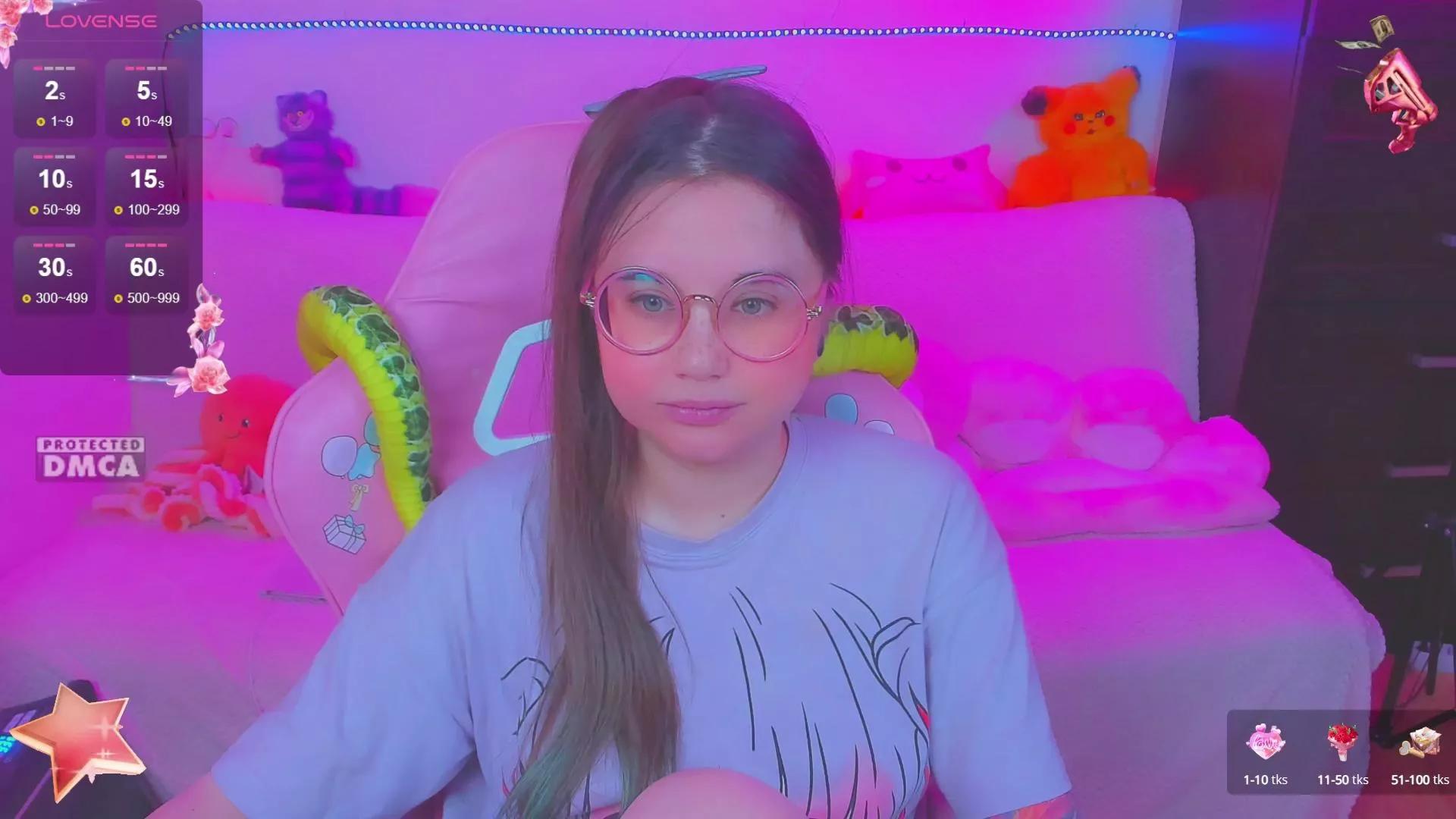 lolisuccub from Cam4