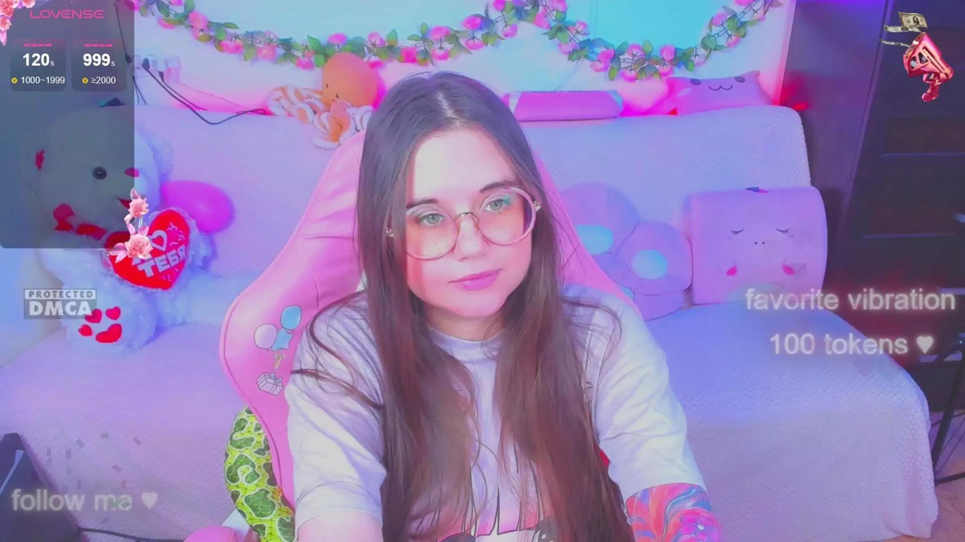 lolisuccub from Cam4