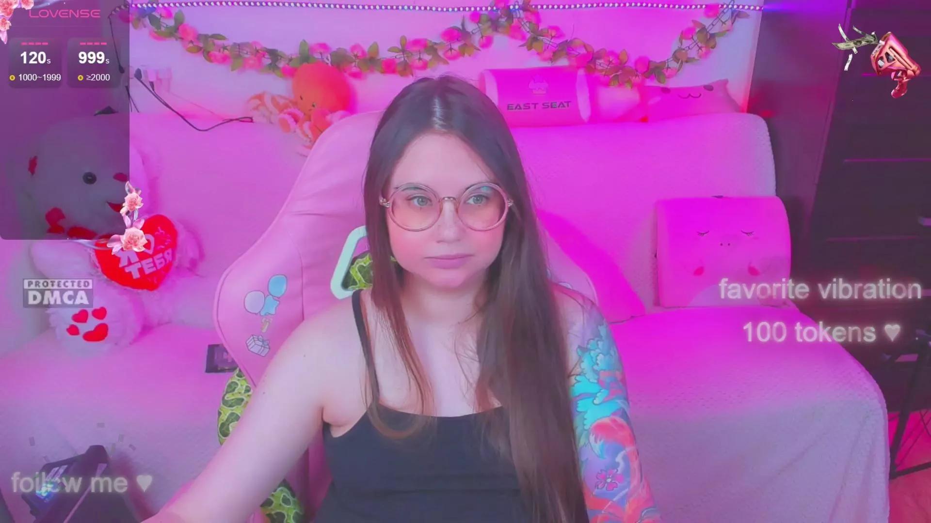 lolisuccub from Cam4
