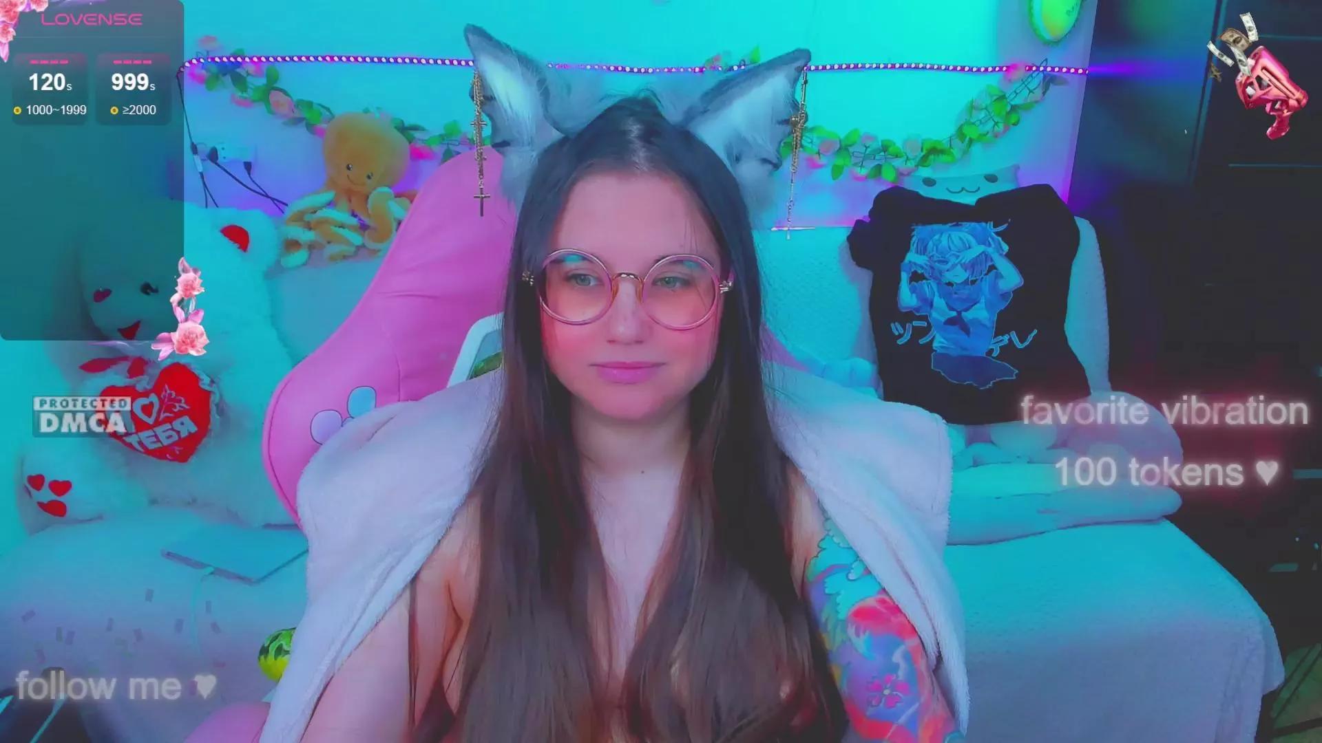 lolisuccub from Cam4