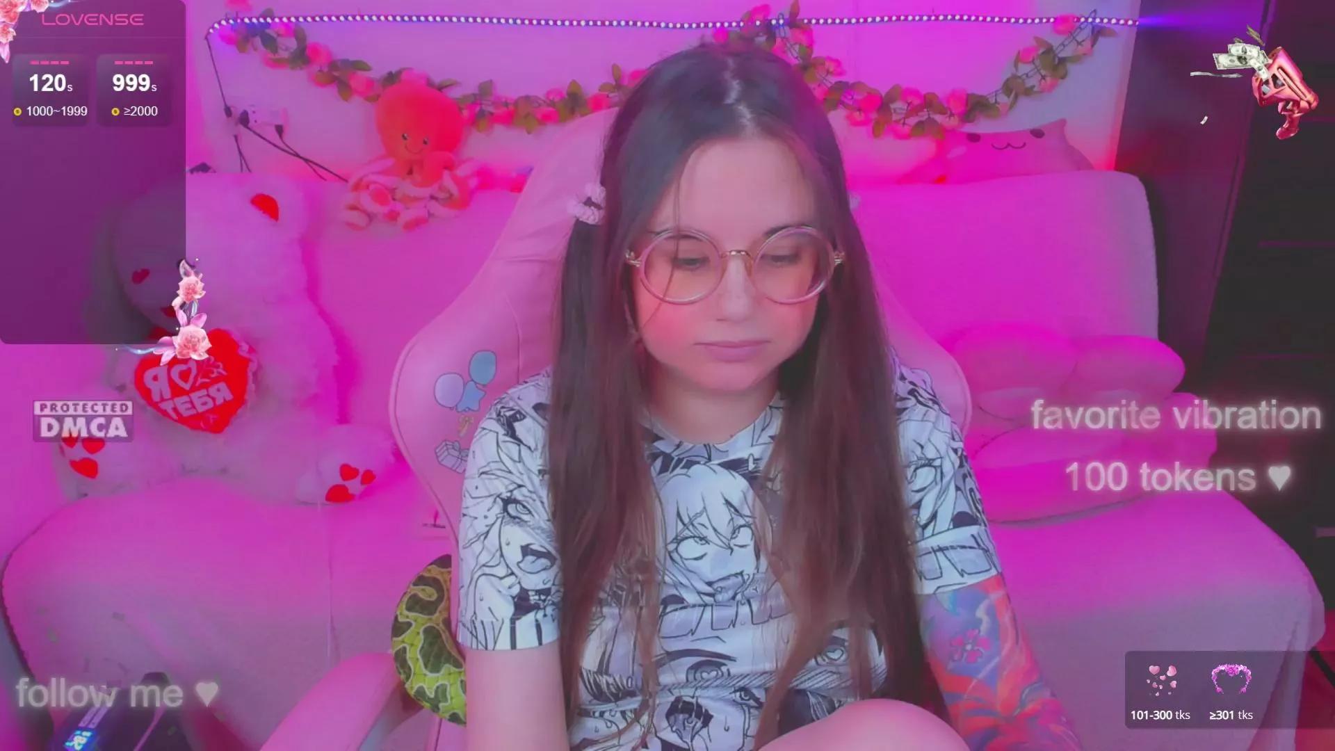 lolisuccub from Cam4