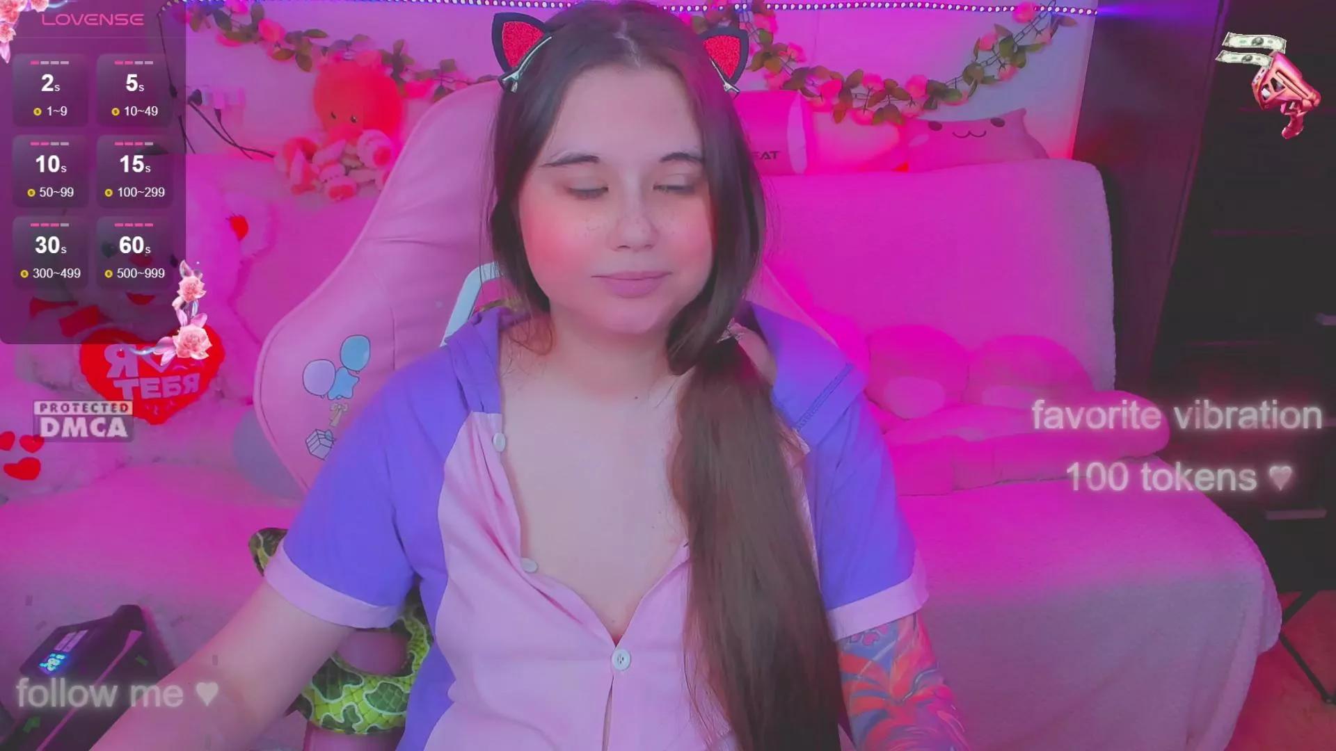 lolisuccub from Cam4