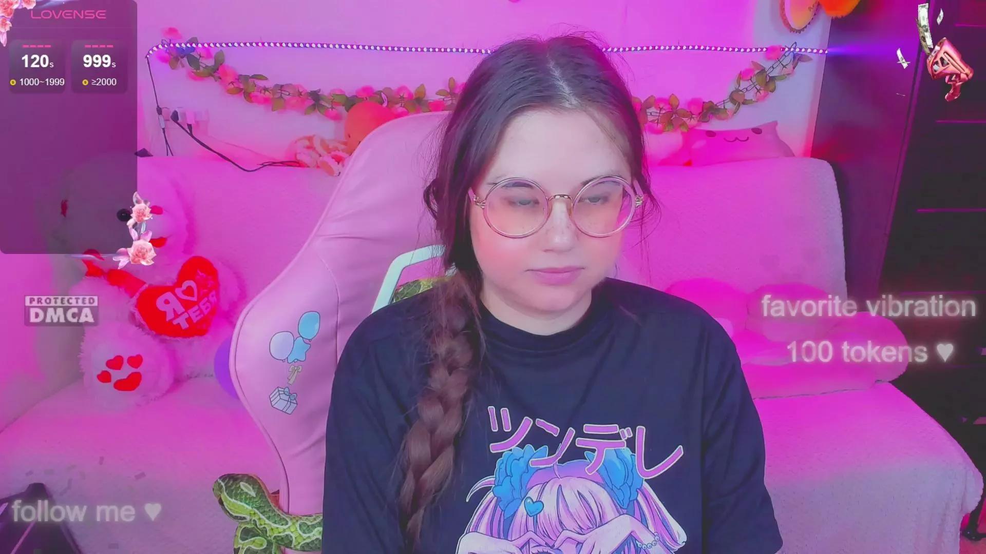 lolisuccub from Cam4