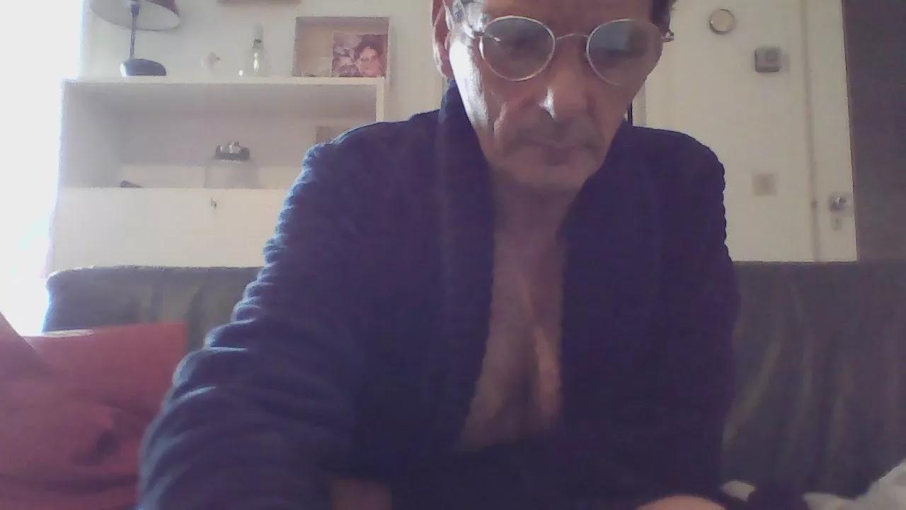 lossee3 from Cam4