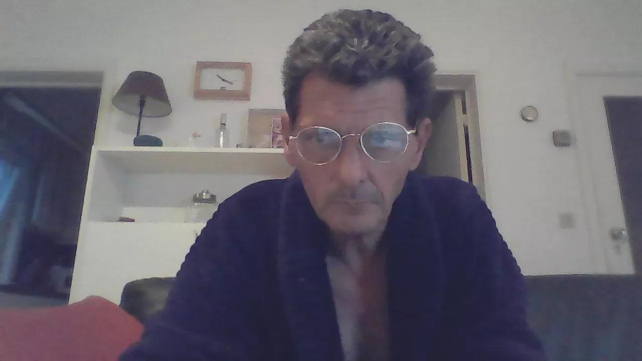 lossee3 from Cam4