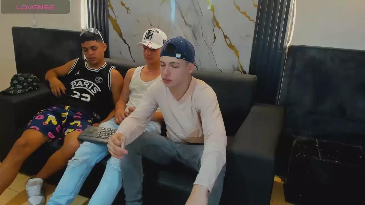 LostresBigBoys on Cam4