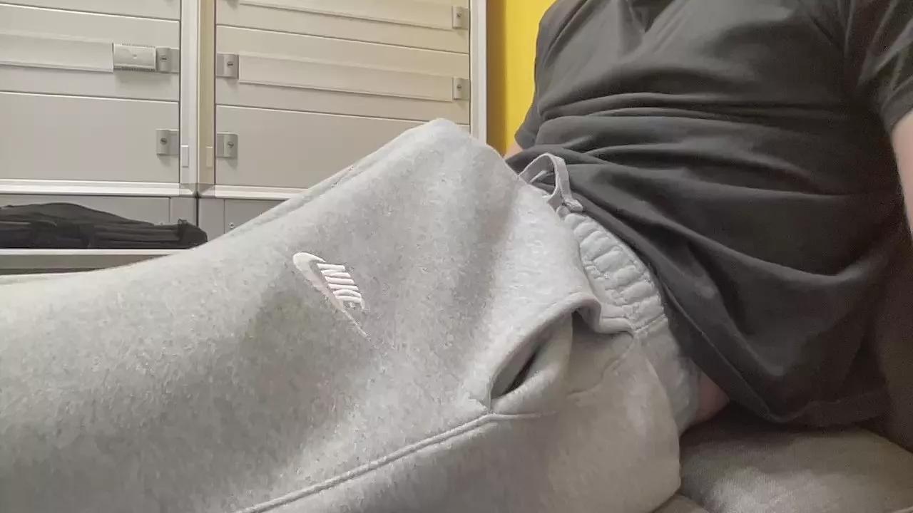 Loulou8008 webcams show profile image 