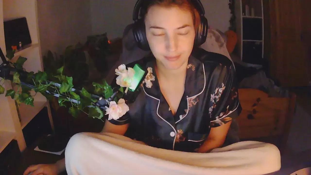 Lovekiitsune webcams show profile image 