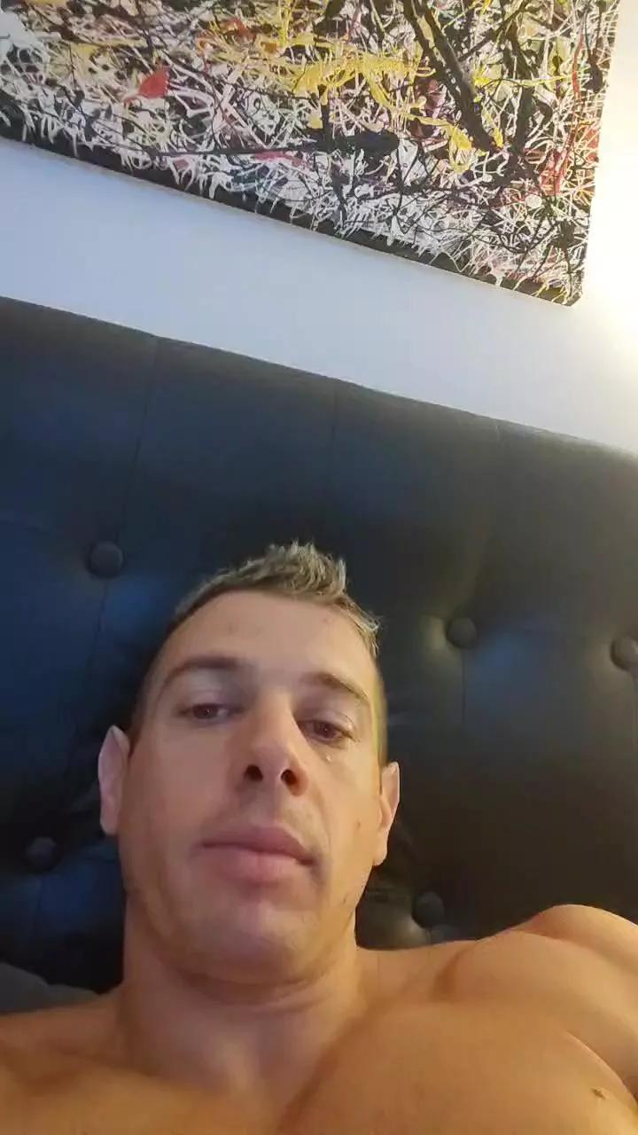 Luca23millo90 webcams show profile image 