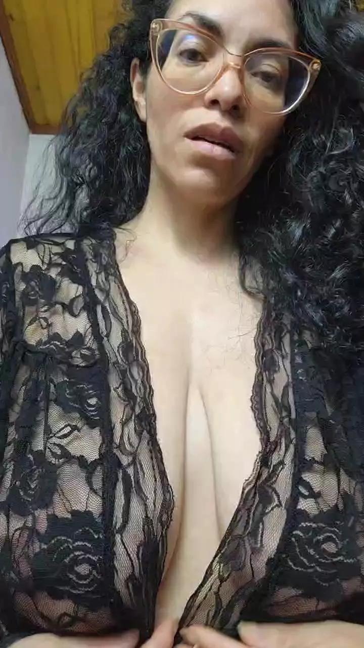 Lucci_Lovee from Cam4