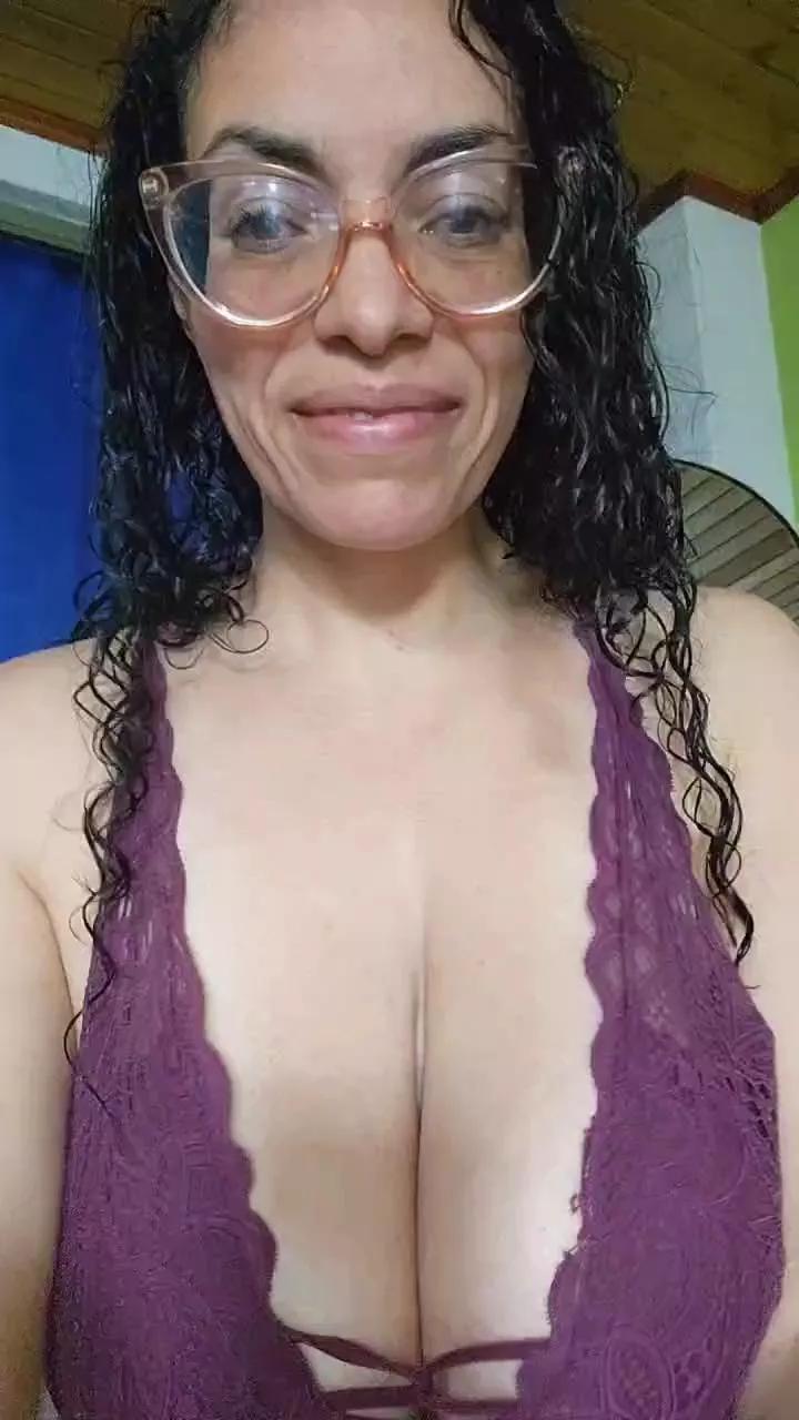 Lucci_Lovee from Cam4