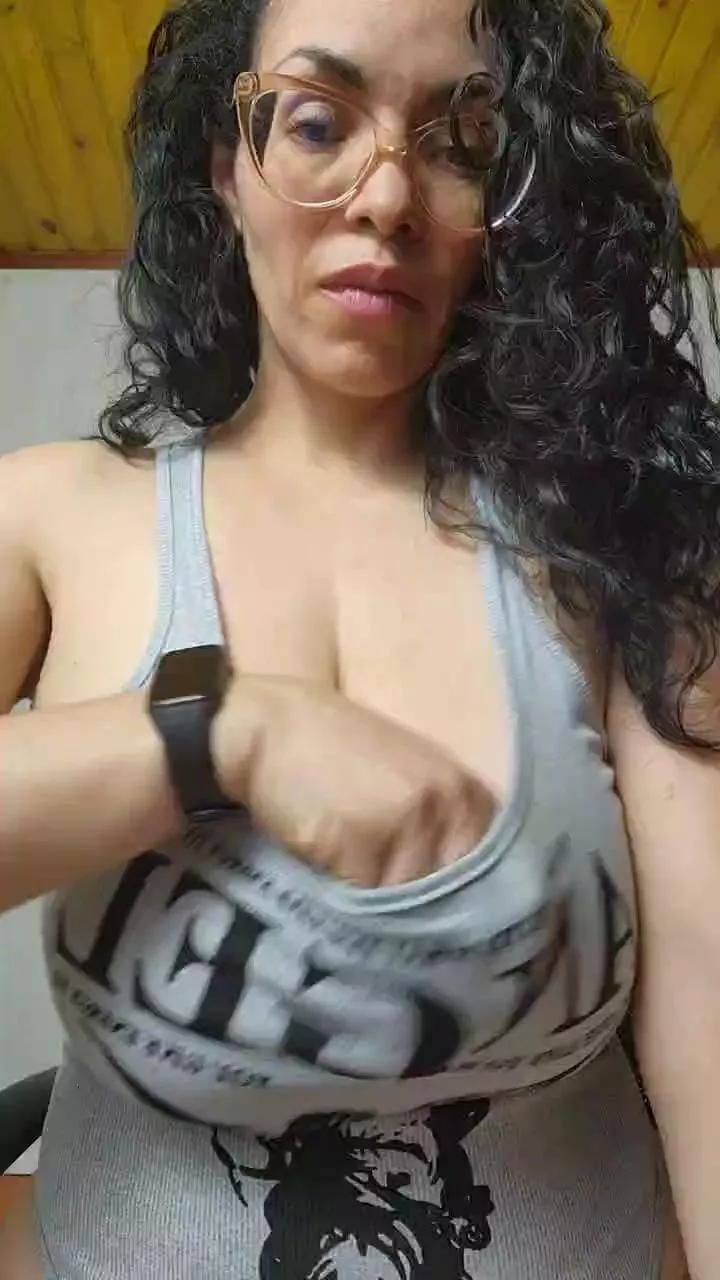 Lucci_Lovee from Cam4