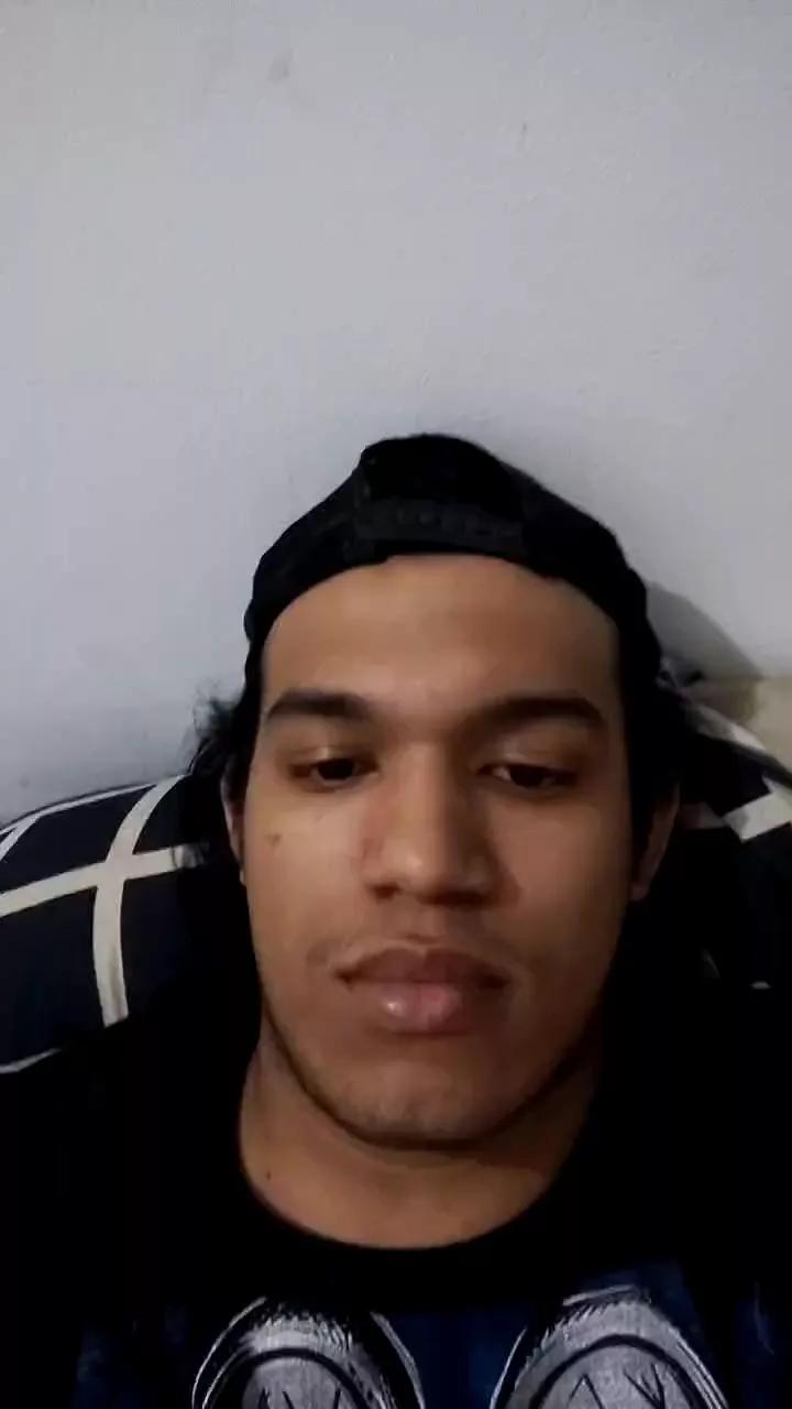 Luchomeltrucho webcams show profile image 