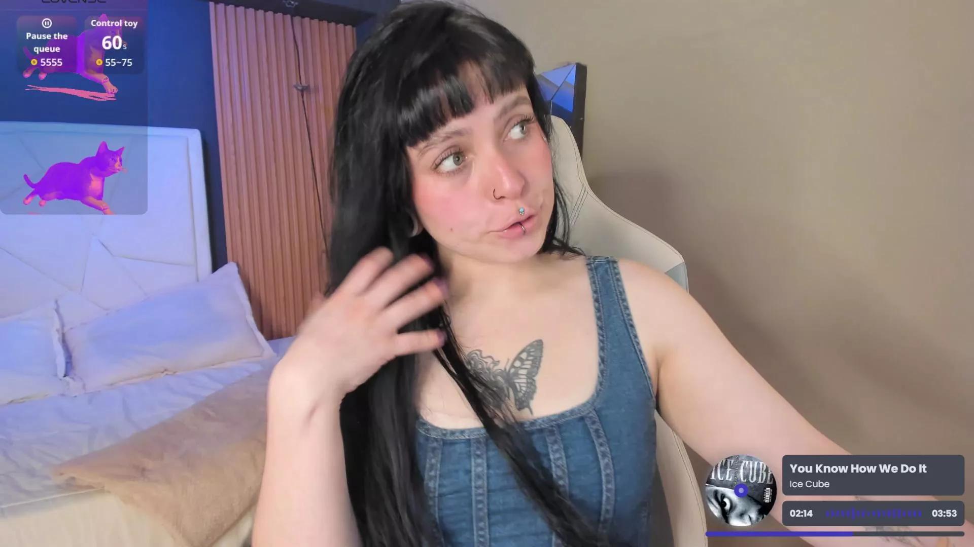 LucySmith7 webcams show profile image 