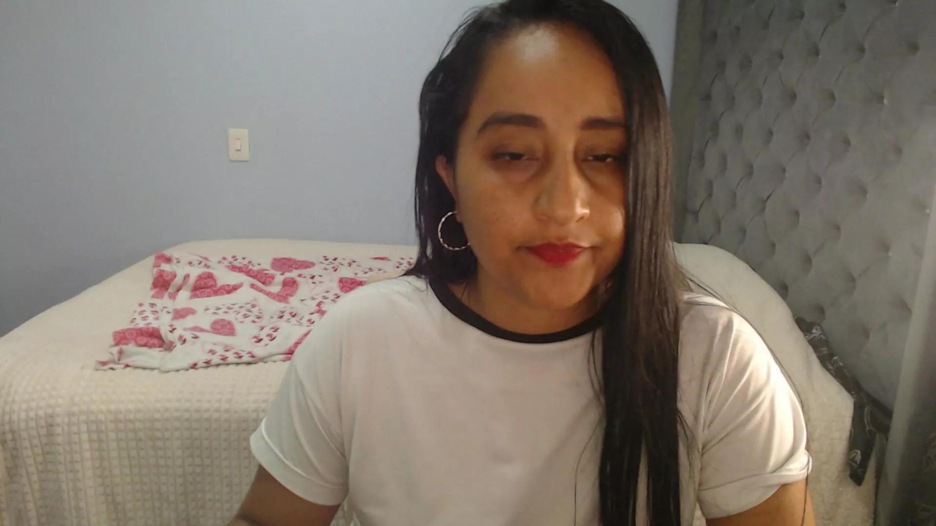 Lunhaa webcams show profile image 