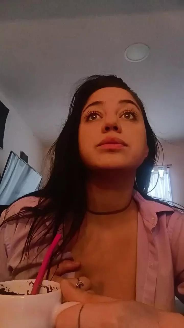 Luulii_loove from Cam4