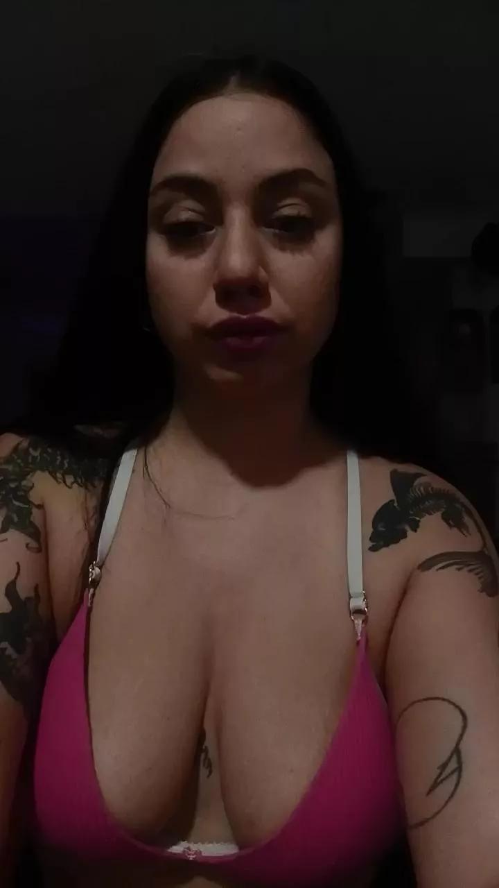 Luulii_loove webcams show profile image 