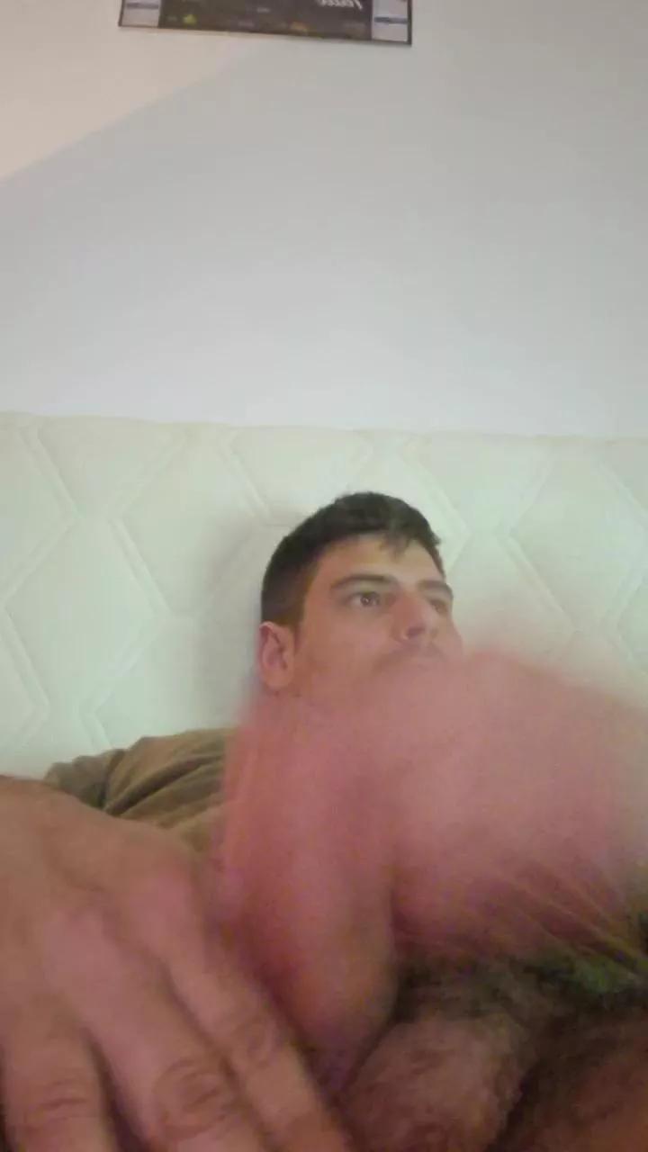 Luzzl from Cam4