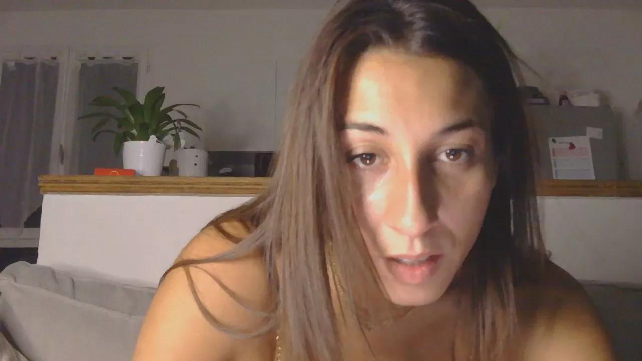 Lyly_laurensaa from Cam4