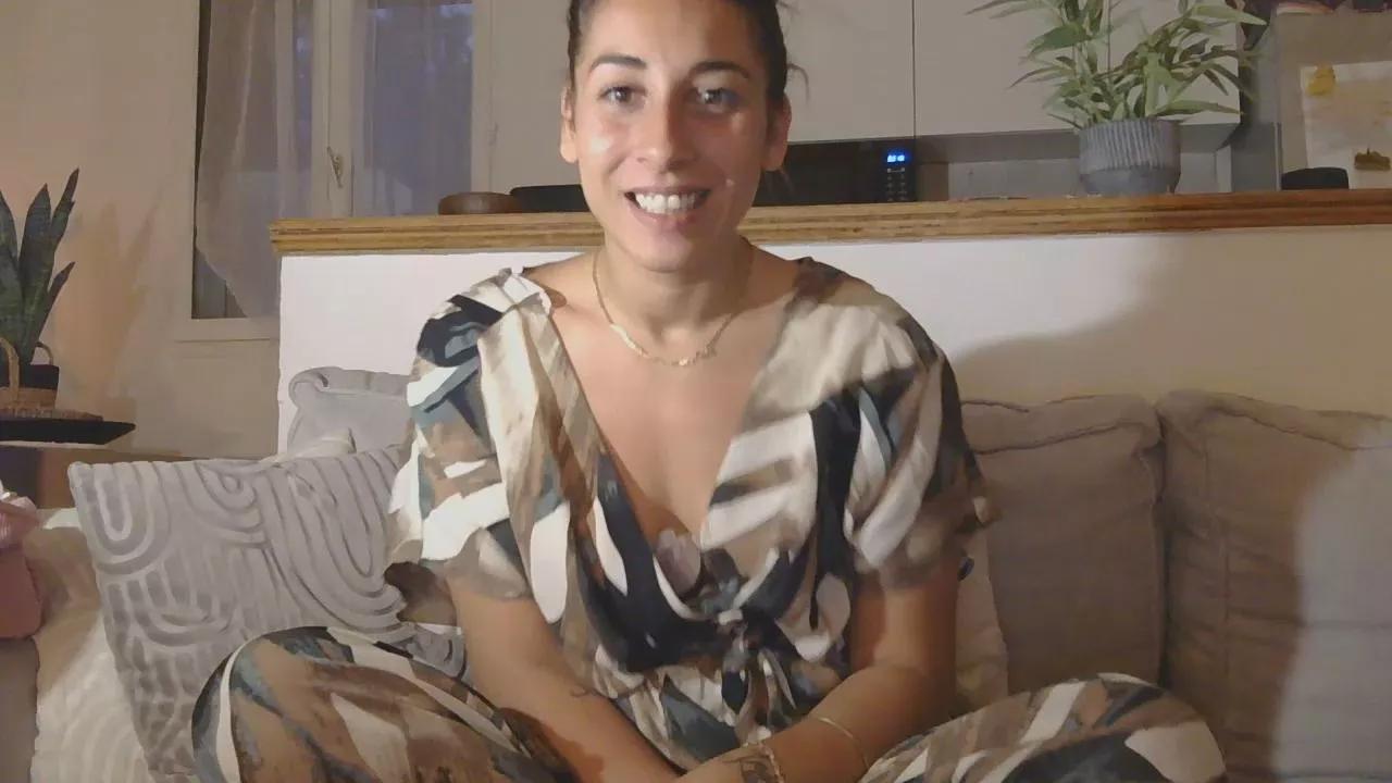 Lyly_laurensaa from Cam4
