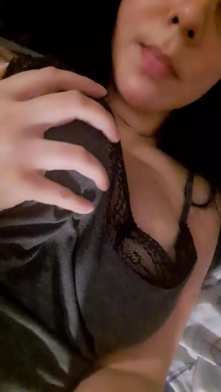 Lynfinity24 webcams show profile image 