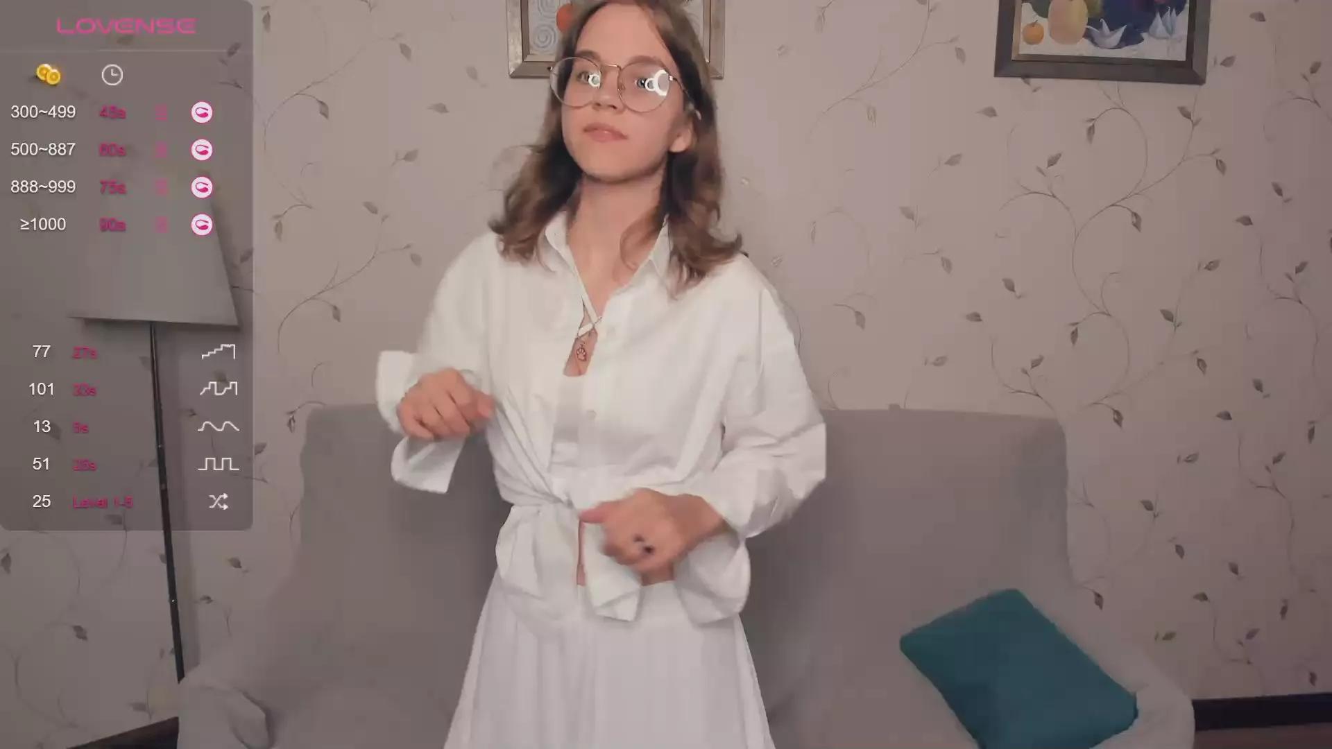 LynneCrust from Cam4