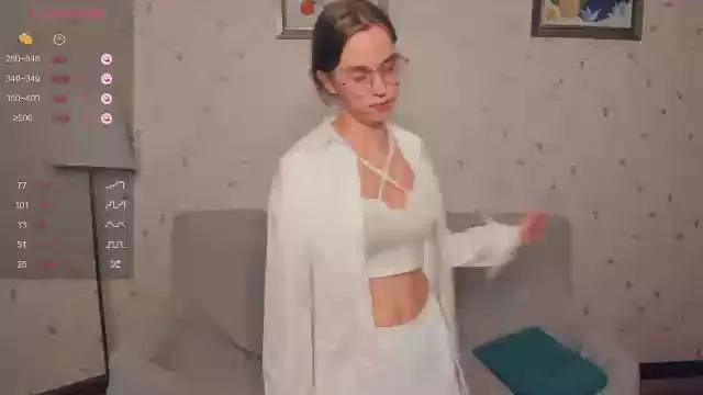 LynneCrust from Cam4