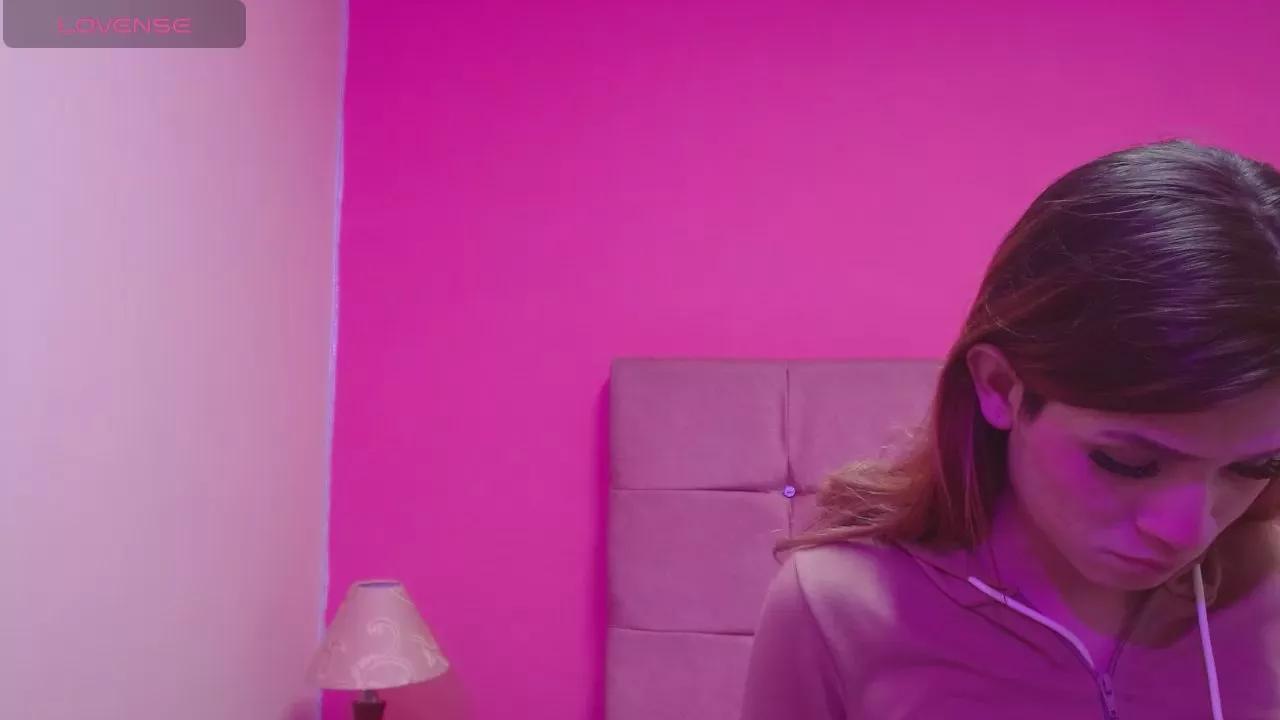 maddiison303av from Cam4