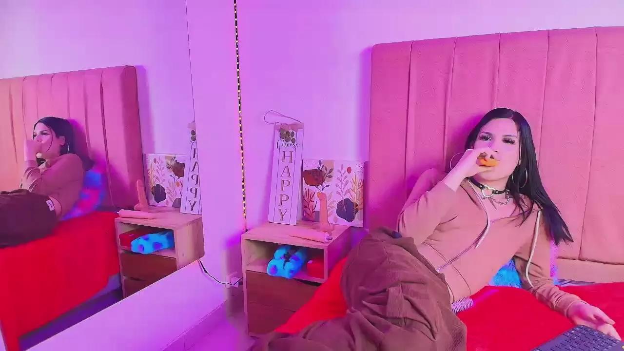 maddiison303av from Cam4