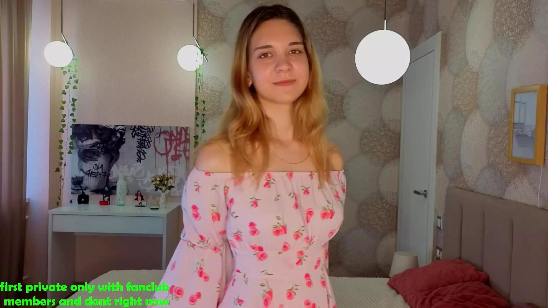 MaeAlison from Cam4
