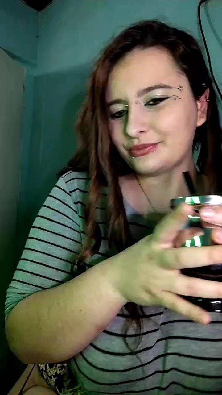 Maggie_d0ll from Cam4