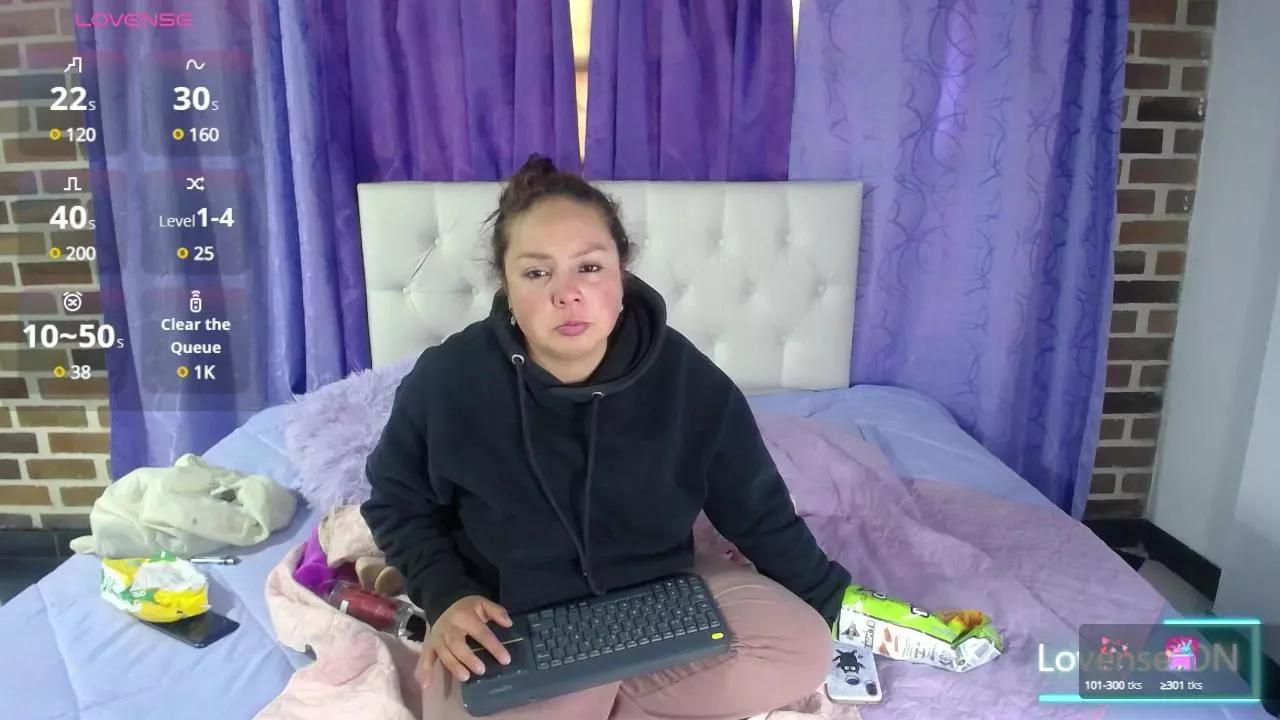 MaggySimpson_ from Cam4