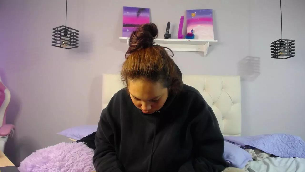 MaggySimpson_ from Cam4