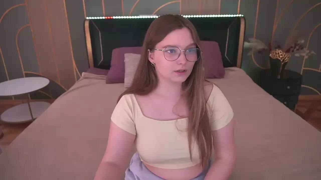 MagicPeachh webcams show profile image 