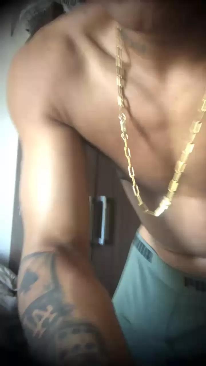 MARENTO23CMM webcams show profile image 