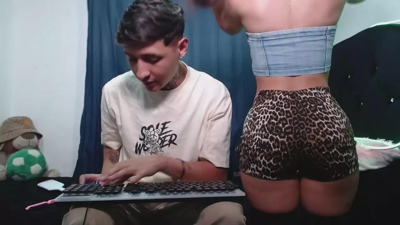 Mariana_and_max on Cam4