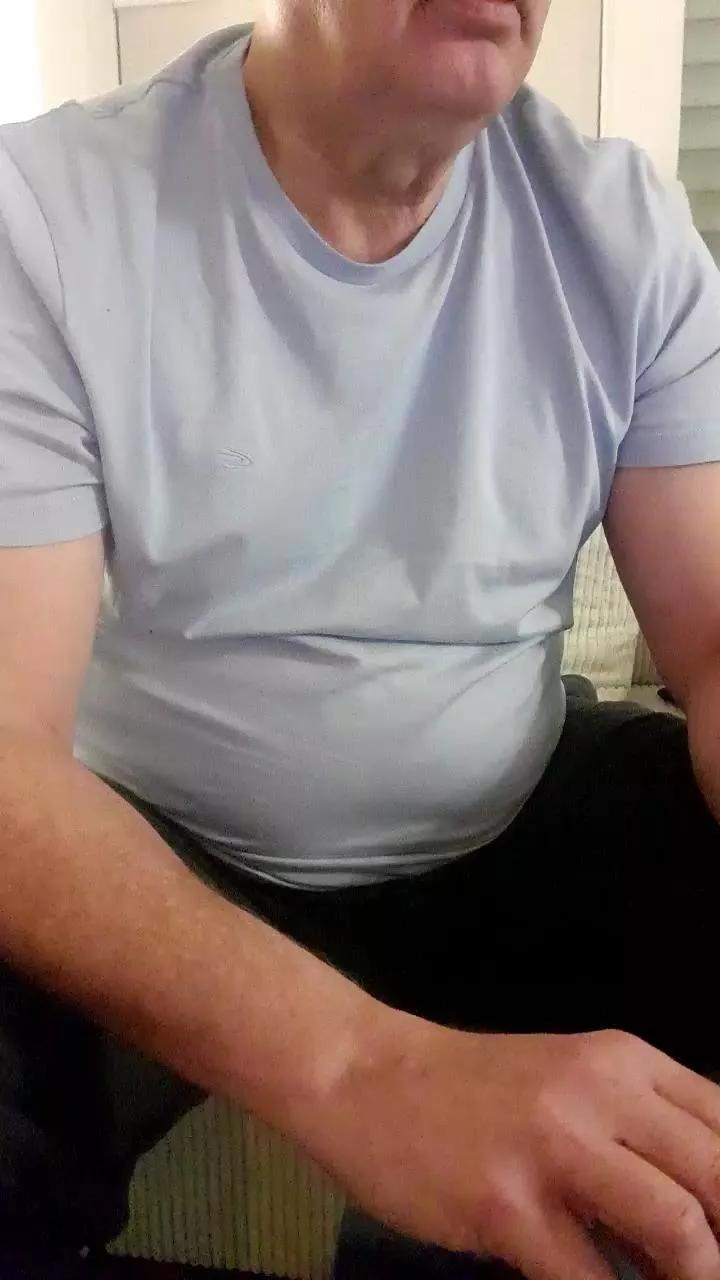 Martinio1 webcams show profile image 