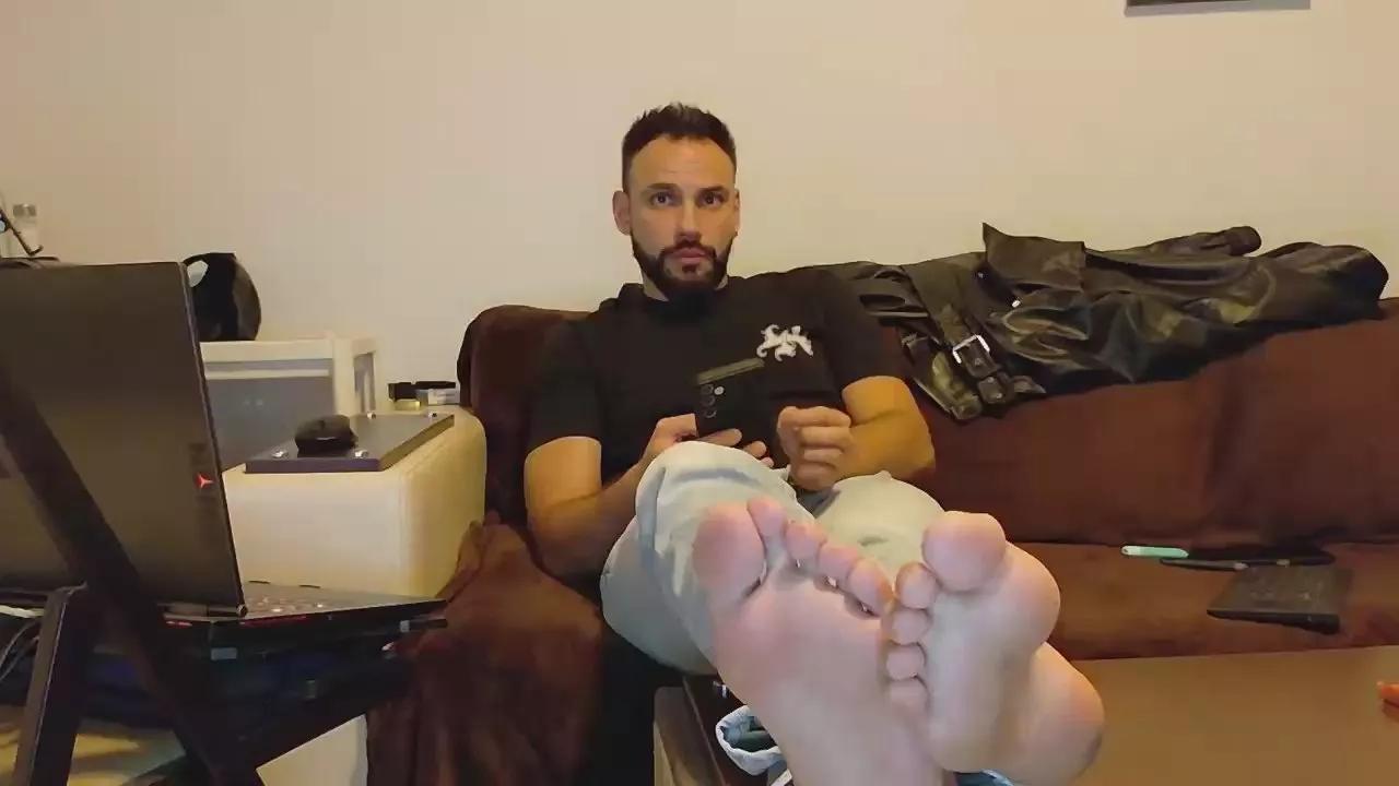 Master_roberto webcams show profile image 