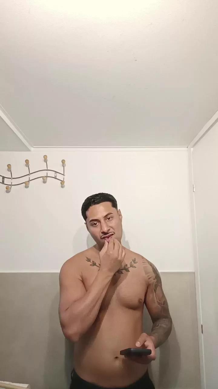 Masterattivo19 webcams show profile image 