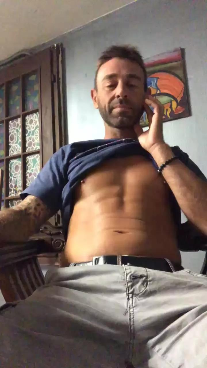 Matteodom85 from Cam4