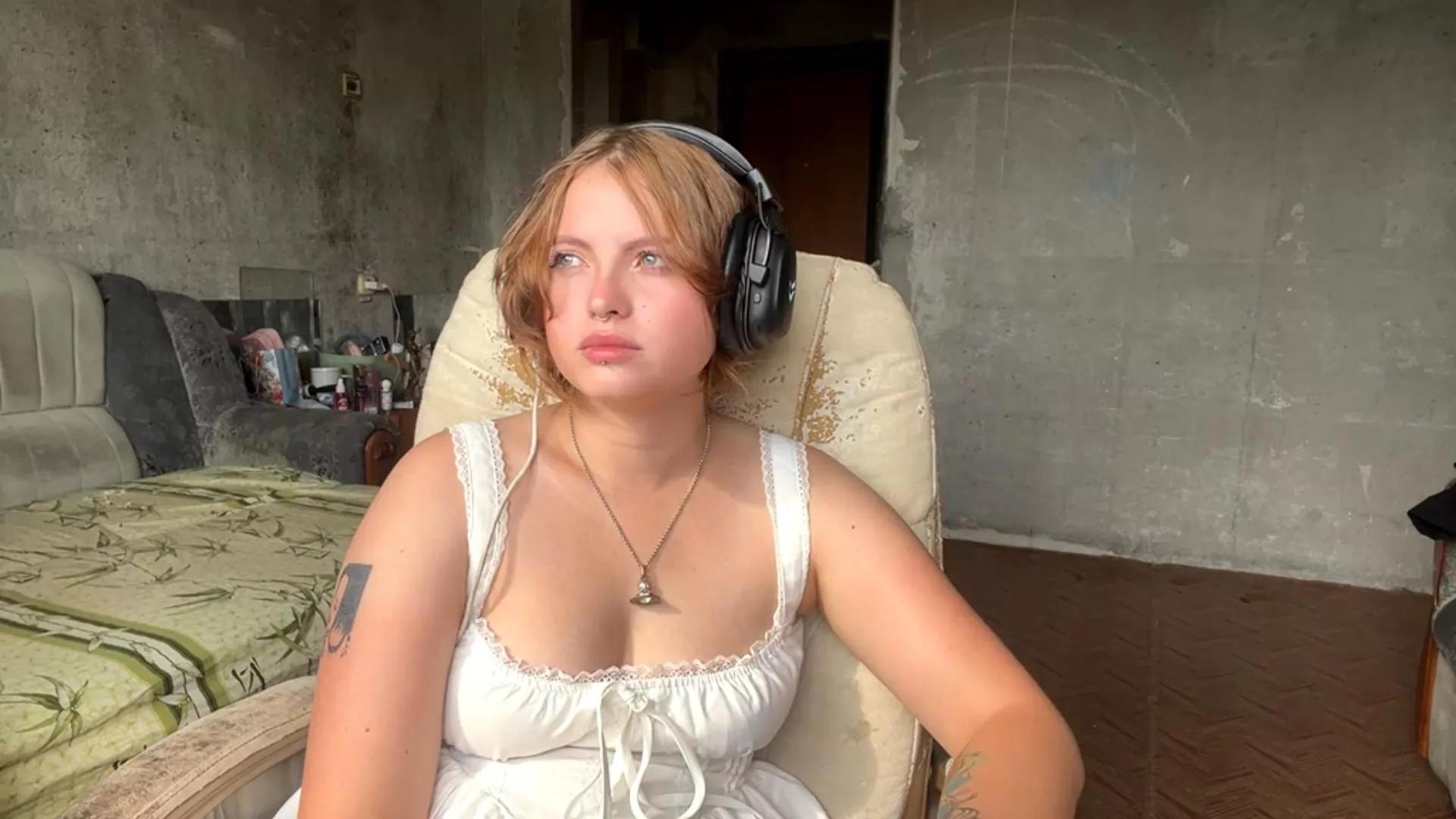 MaudCoomer webcams show profile image 