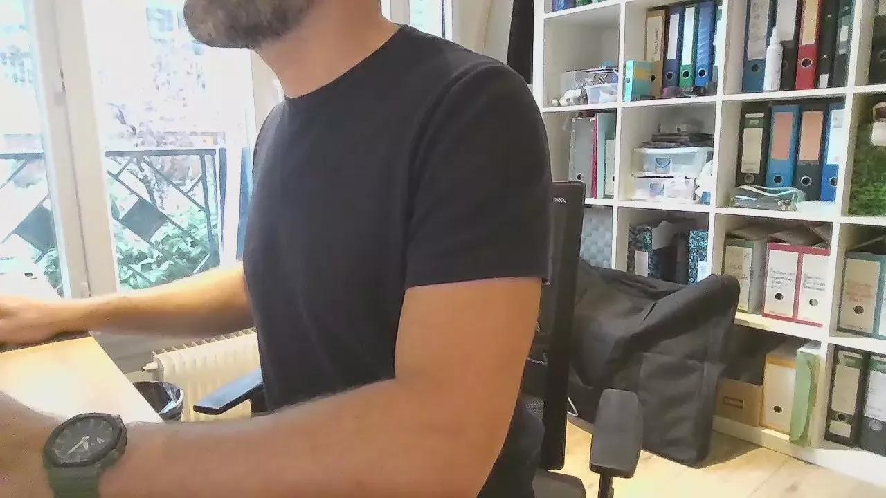 Max51477 webcams show profile image 