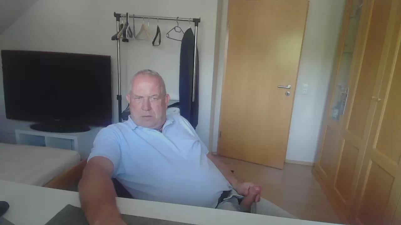 Mdevbi webcams show profile image 