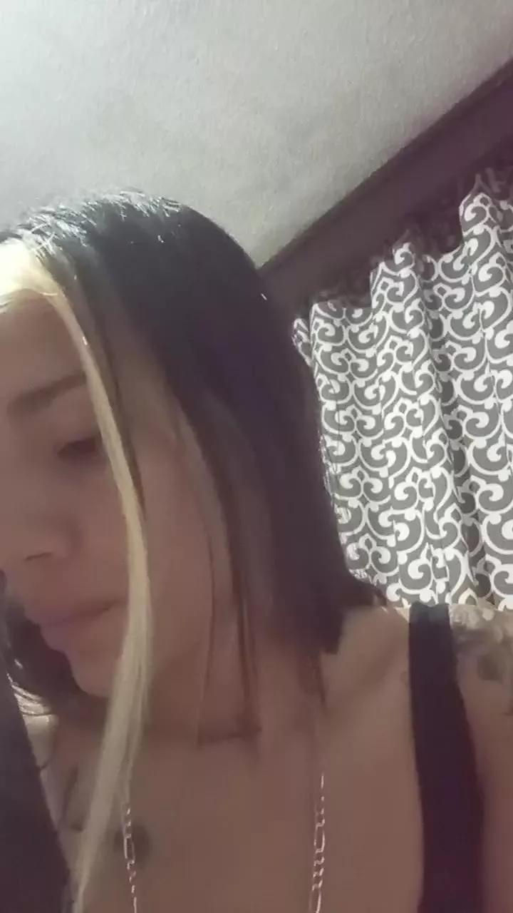 Melyzaz webcams show profile image 