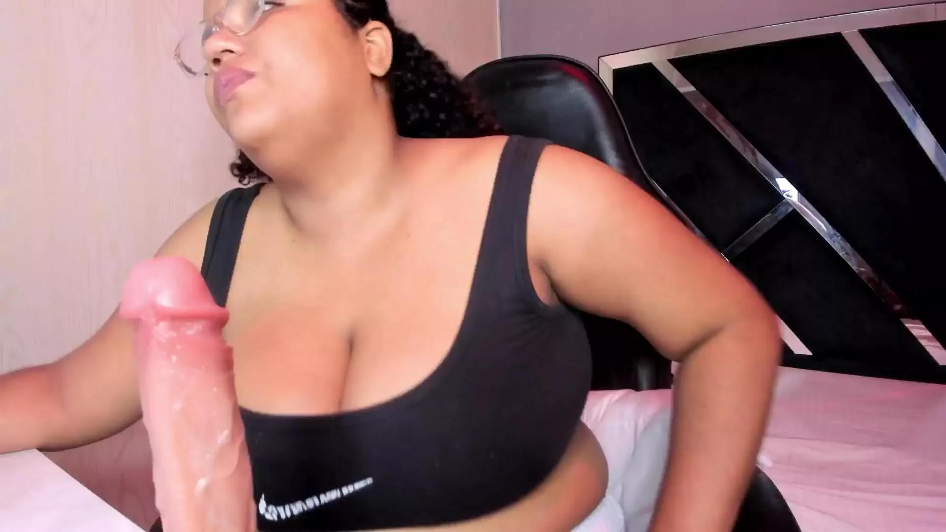 MhiaRey webcams show profile image 