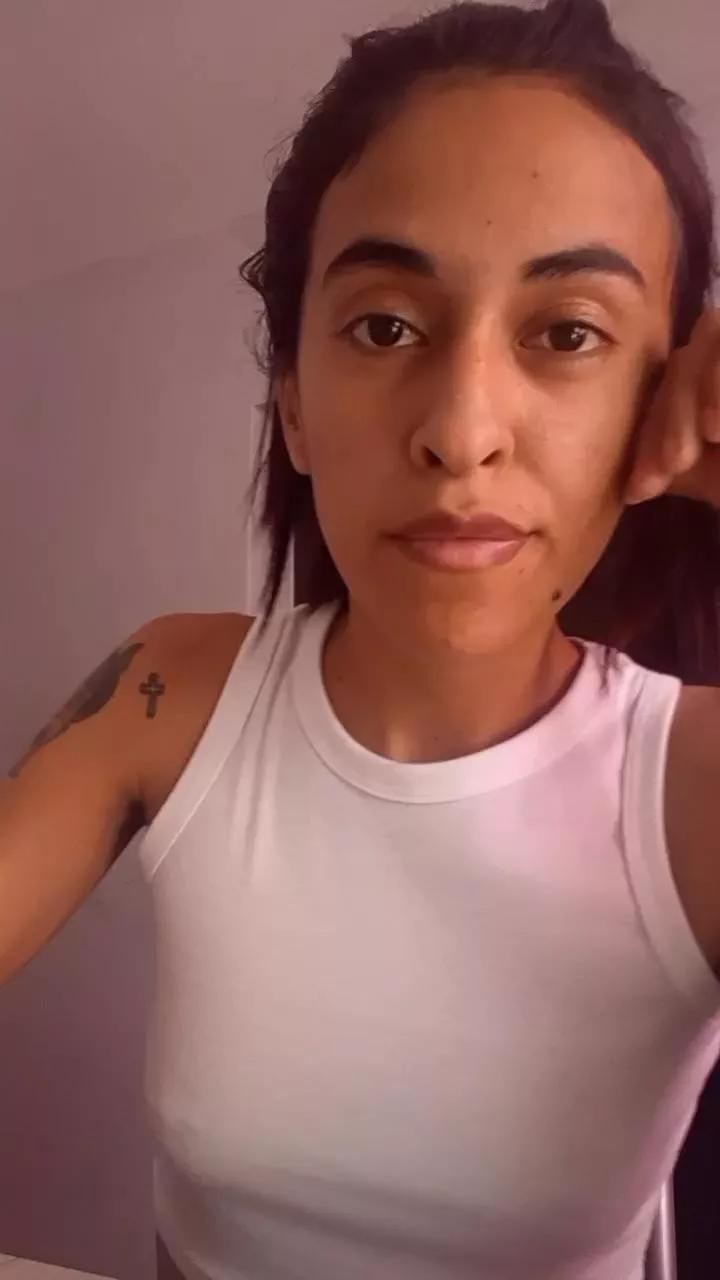 Mica241 webcams show profile image 