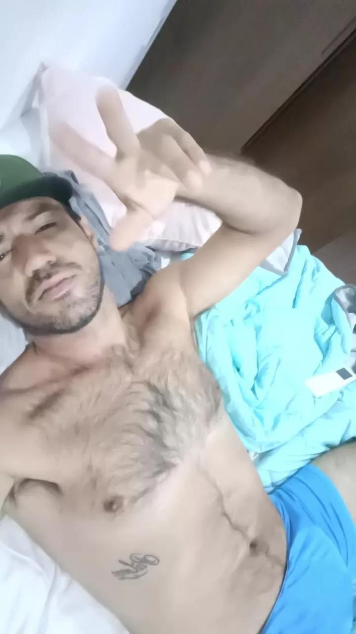 Migueladastl05 webcams show profile image 