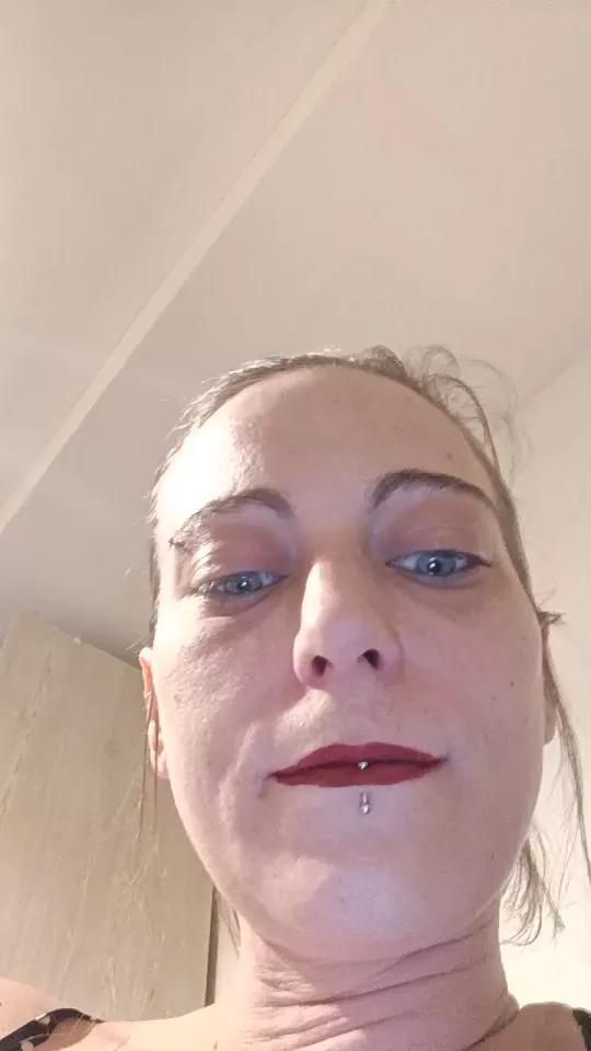 misscharlotte21 from Cam4