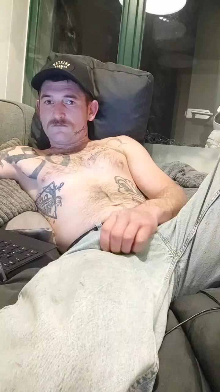 Mooooustache from Cam4