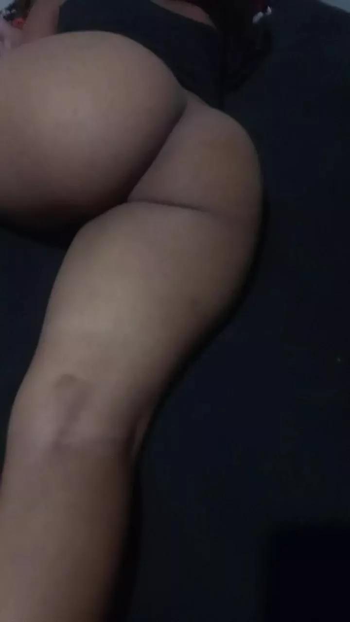 MoreninhaV1 webcams show profile image 